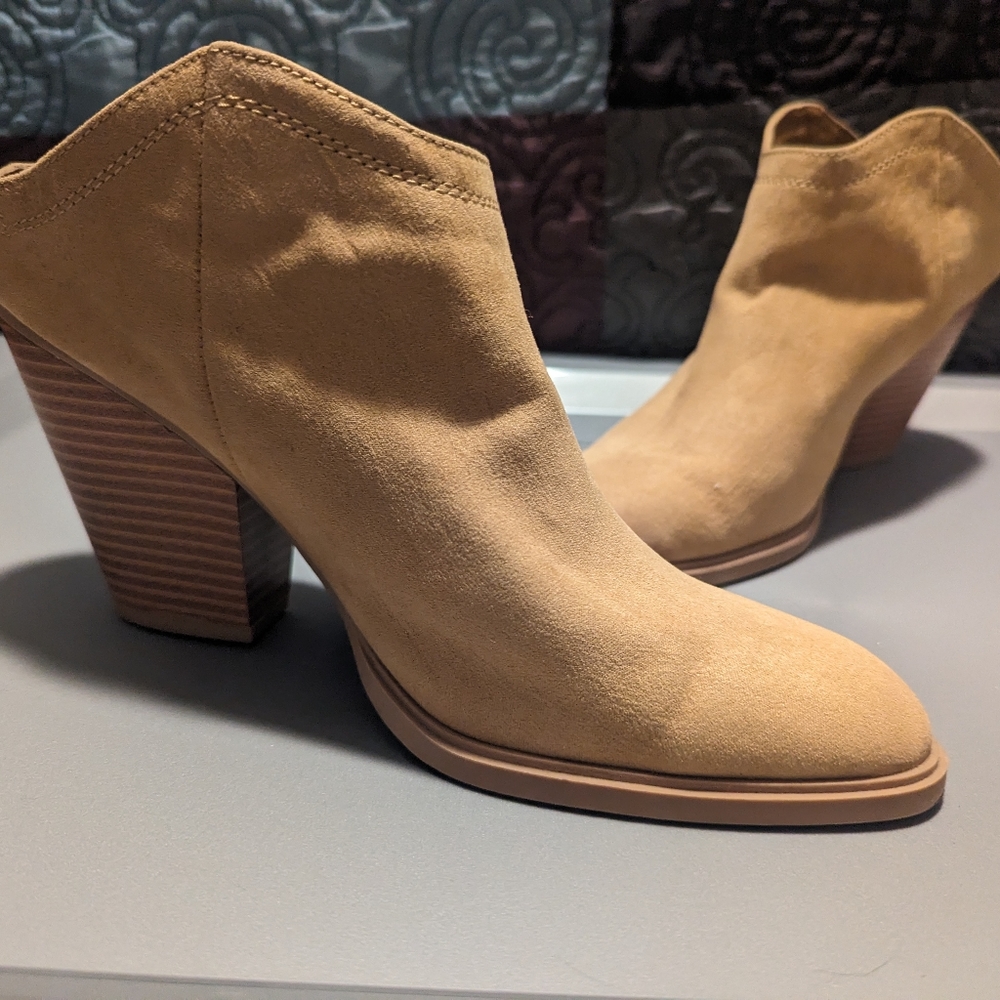 Dolce Vita Tan Heel Booties Women’s 8